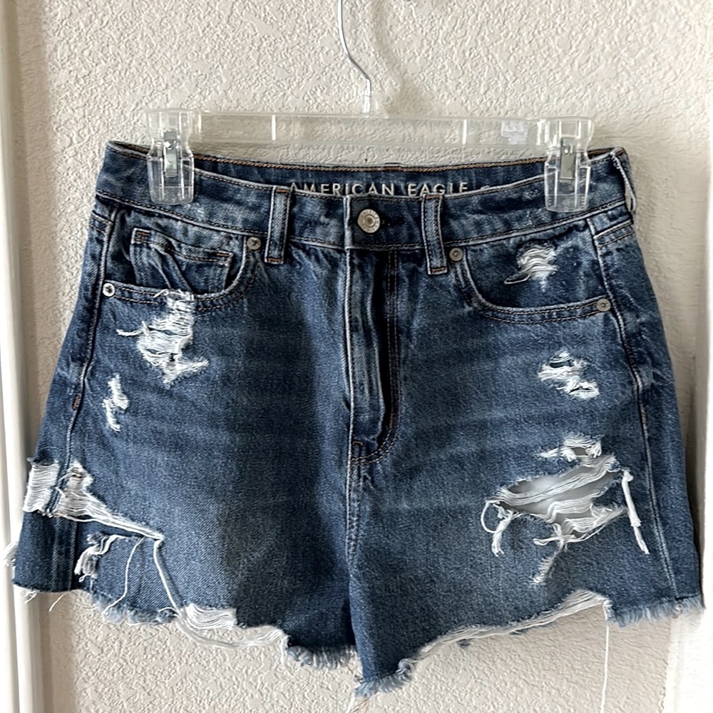 Amercan Eagle Mom Shorts NEW Womens NWT Denim Size 4 Stretch Distress High Rise